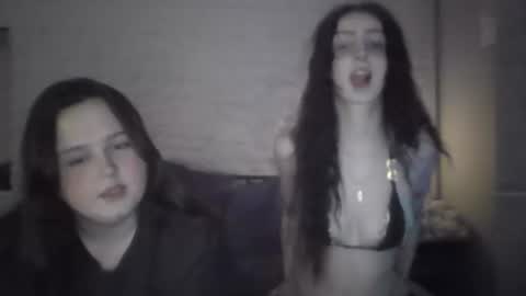 bellaxlauren online show from February 5, 9:30 pm