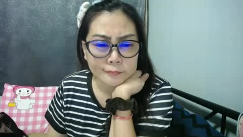 Snapshot of bellbabe chatting on June 21, 4:20 pm Bella online show from June 21, 4:20 pm