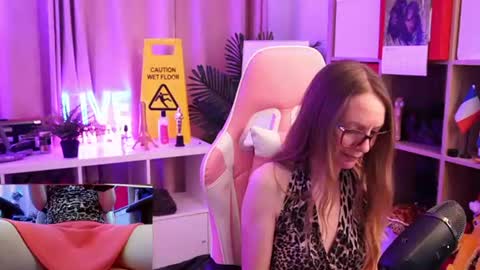 Snapshot of belle_alice chatting on June 17, 11:45 am Alice online show from June 17, 11:45 am