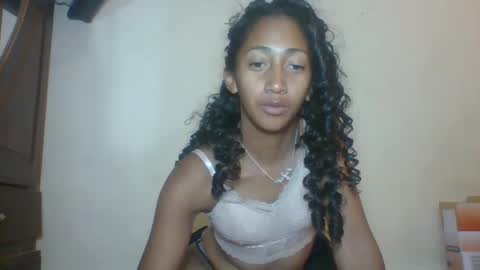 Snapshot of belle_annah chatting on May 10, 4:50 am belle_annah online show from May 10, 4:50 am