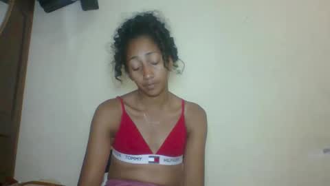 Snapshot of belle_annah chatting on May 12, 4:37 pm belle_annah online show from May 12, 4:37 pm