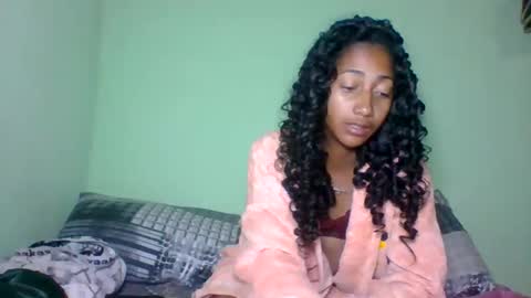 Snapshot of belle_annah chatting on May 22, 1:46 am belle_annah online show from May 22, 1:46 am