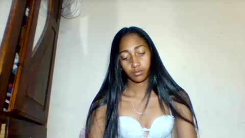Snapshot of belle_annah chatting on July 20, 2:08 pm belle_annah online show from July 20, 2:08 pm