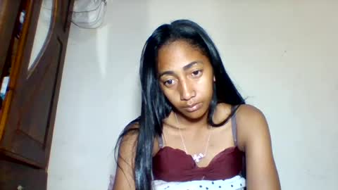 Snapshot of belle_annah chatting on July 22, 2:25 am belle_annah online show from July 22, 2:25 am