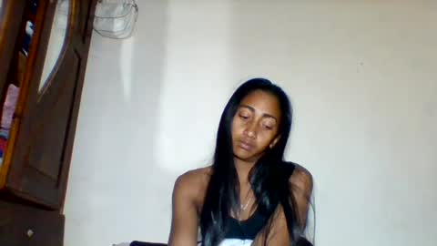 Snapshot of belle_annah chatting on July 24, 7:56 pm belle_annah online show from July 24, 7:56 pm