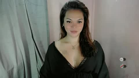 Snapshot of belle_fuckdol chatting on October 27, 10:14 pm belle_fuckdol online show from October 27, 10:14 pm