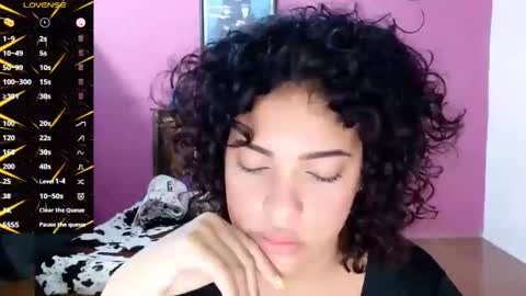 Snapshot of belle_katty000 chatting on November 11, 1:49 am SOFIA online show from November 11, 1:49 am