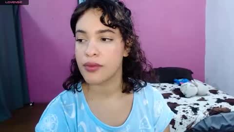 Snapshot of belle_katty000 chatting on December 5, 8:16 pm SOFIA online show from December 5, 8:16 pm