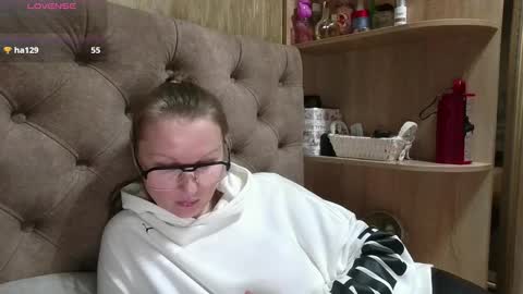 Amelia online show from March 4, 6:36 pm