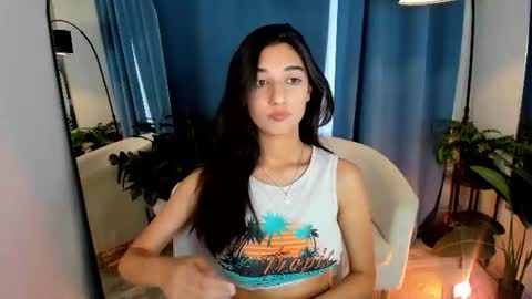 Snapshot of bellecerise_ chatting on July 19, 1:04 pm Bella online show from July 19, 1:04 pm