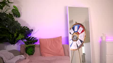 Belle online show from February 25, 4:11 am