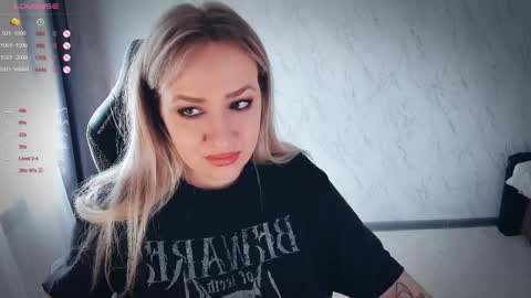 Snapshot of bellezza_ chatting on May 4, 11:06 am Your Annabelle Wolf online show from May 4, 11:06 am