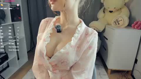 Snapshot of bellidream chatting on July 5, 6:04 pm Bella online show from July 5, 6:04 pm