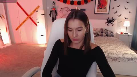 Snapshot of bellla_haddid chatting on October 26, 1:33 am Bella online show from October 26, 1:33 am