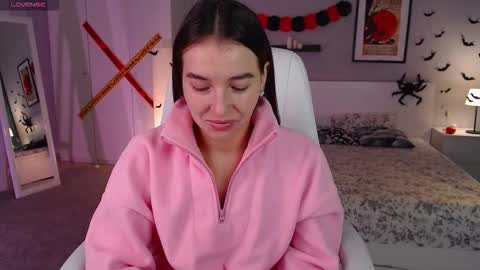 Snapshot of bellla_haddid chatting on November 2, 1:19 am Bella online show from November 2, 1:19 am