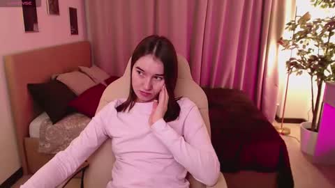 Snapshot of bellla_haddid chatting on December 14, 1:55 am Bella online show from December 14, 1:55 am