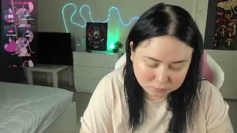 LinaBoo online show from August 2, 10:57 am