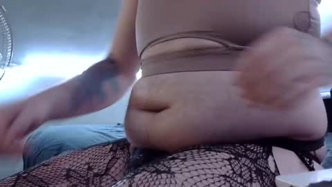 Snapshot of belylover2323 chatting on December 27, 3:42 am belylover2323 online show from December 27, 3:42 am