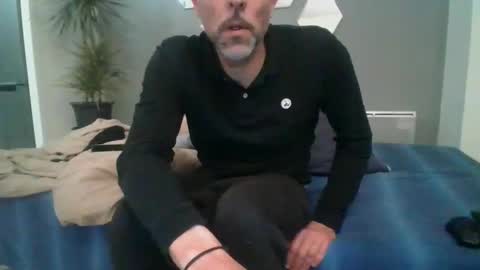 Snapshot of benbare13 chatting on January 15, 10:02 pm benbare13 online show from January 15, 10:02 pm