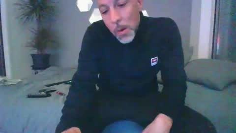 Snapshot of benbare13 chatting on February 22, 8:42 pm benbare13 online show from February 22, 8:42 pm