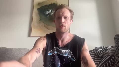 Snapshot of bendoverxo chatting on November 1, 7:38 pm bendoverxo online show from November 1, 7:38 pm