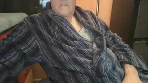 Snapshot of bendrinkin chatting on November 16, 9:59 am bendrinkin online show from November 16, 9:59 am