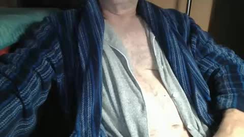 Snapshot of bendrinkin chatting on November 20, 11:43 am bendrinkin online show from November 20, 11:43 am