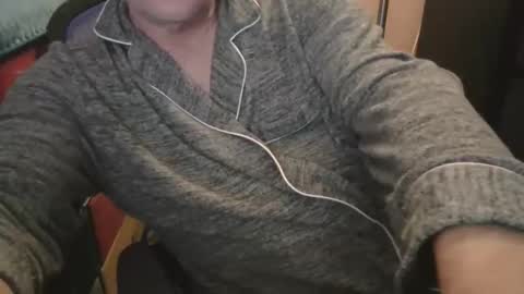 Snapshot of bendrinkin chatting on May 8, 1:22 am bendrinkin online show from May 8, 1:22 am