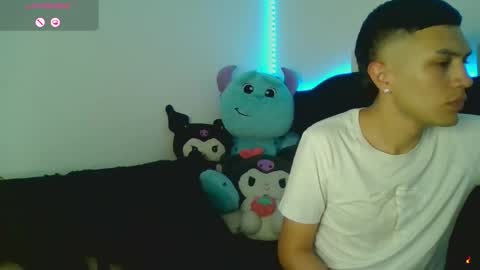 Tiffany and Bengie online show from December 18, 2:06 am