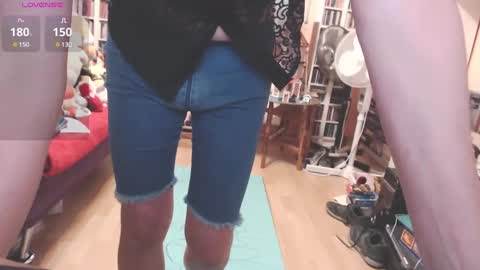 Snapshot of benijamin chatting on December 12, 9:40 am benijamin online show from December 12, 9:40 am