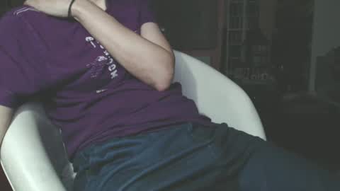 Snapshot of benijamin chatting on February 9, 10:21 pm benijamin online show from February 9, 10:21 pm