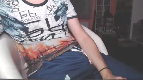 Snapshot of benijamin chatting on February 11, 10:07 pm benijamin online show from February 11, 10:07 pm