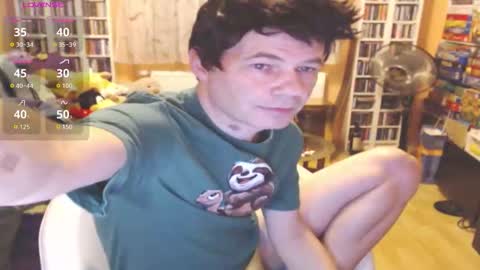 Snapshot of benijamin chatting on October 9, 7:28 am benijamin online show from October 9, 7:28 am