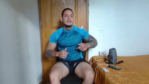 Snapshot of benjamin_isaac chatting on January 24, 9:15 pm benjamin_isaac online show from January 24, 9:15 pm