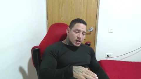 Snapshot of benjamin_isaac chatting on March 6, 11:45 pm benjamin_isaac online show from March 6, 11:45 pm