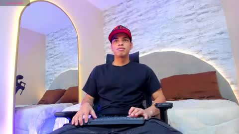 Snapshot of benjamin_more chatting on February 28, 4:10 pm BENJAMIN online show from February 28, 4:10 pm