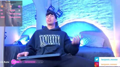 Snapshot of benjamin_more chatting on September 15, 12:27 pm BENJAMIN online show from September 15, 12:27 pm