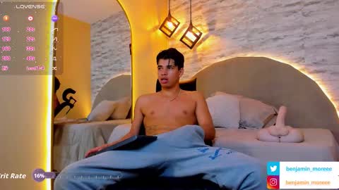 Snapshot of benjamin_more chatting on September 26, 9:35 am BENJAMIN online show from September 26, 9:35 am