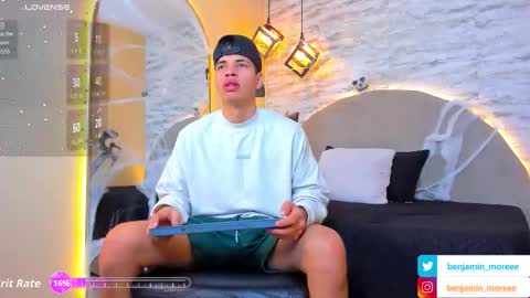 Snapshot of benjamin_more chatting on October 26, 11:16 am BENJAMIN online show from October 26, 11:16 am