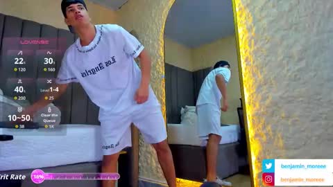 Snapshot of benjamin_more chatting on November 9, 6:50 pm BENJAMIN online show from November 9, 6:50 pm