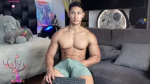 benjamincooperk online show from May 29, 12:30 am