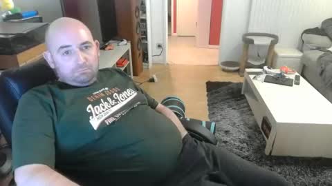 Snapshot of bennn54 chatting on December 3, 10:51 pm Ben online show from December 3, 10:51 pm