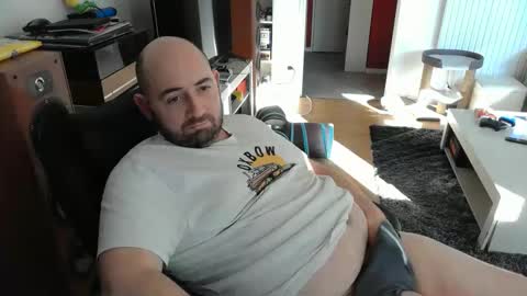 Snapshot of bennn54 chatting on February 1, 12:58 pm Ben online show from February 1, 12:58 pm