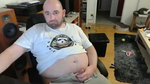 Snapshot of bennn54 chatting on February 12, 7:02 pm Ben online show from February 12, 7:02 pm