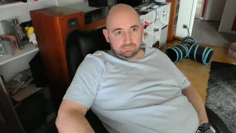 Snapshot of bennn54 chatting on December 20, 10:33 am Ben online show from December 20, 10:33 am