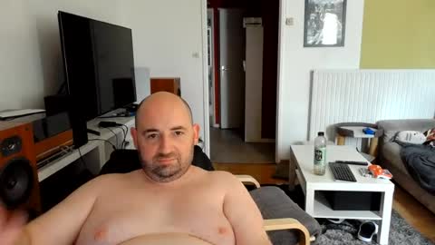 Snapshot of bennn54 chatting on August 1, 1:43 pm Ben online show from August 1, 1:43 pm