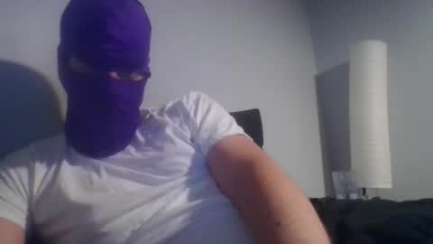 Snapshot of bennybueno chatting on April 19, 4:01 am bennybueno online show from April 19, 4:01 am
