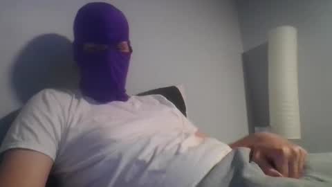 Snapshot of bennybueno chatting on April 25, 3:20 am bennybueno online show from April 25, 3:20 am