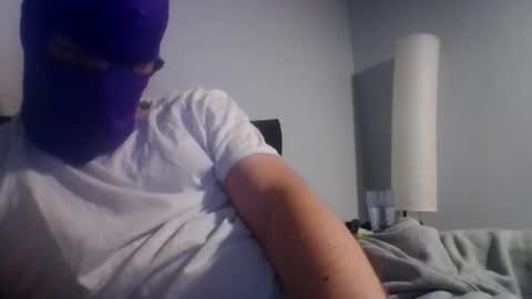 Snapshot of bennybueno chatting on June 5, 3:02 am bennybueno online show from June 5, 3:02 am