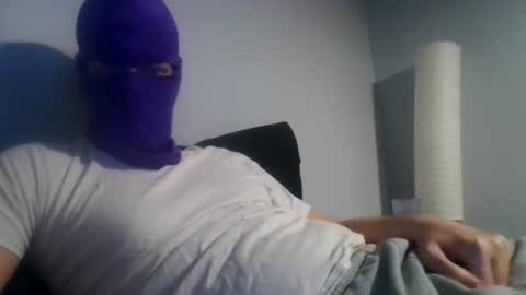 Snapshot of bennybueno chatting on June 13, 2:53 am bennybueno online show from June 13, 2:53 am